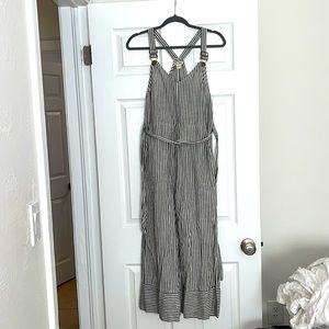 BILLABONG striped jumpsuit barely worn medium